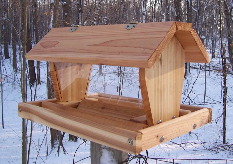 Stovall Wood Medium Post Mount Feeder