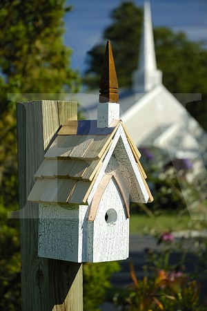 Heartwood Classic Chapel  Birdhouse-111A